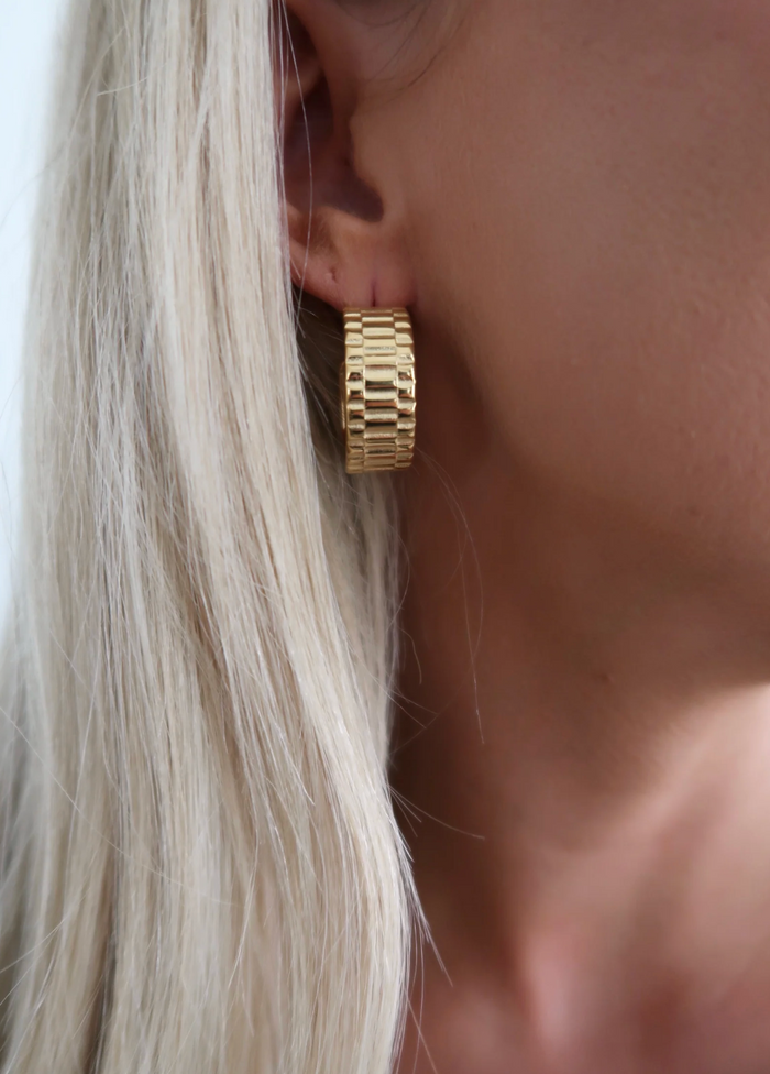 Maya Hoops