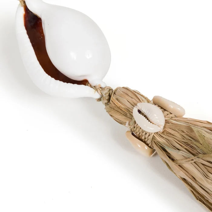 THE KUBU KEYCHAIN - WHITE NATURAL