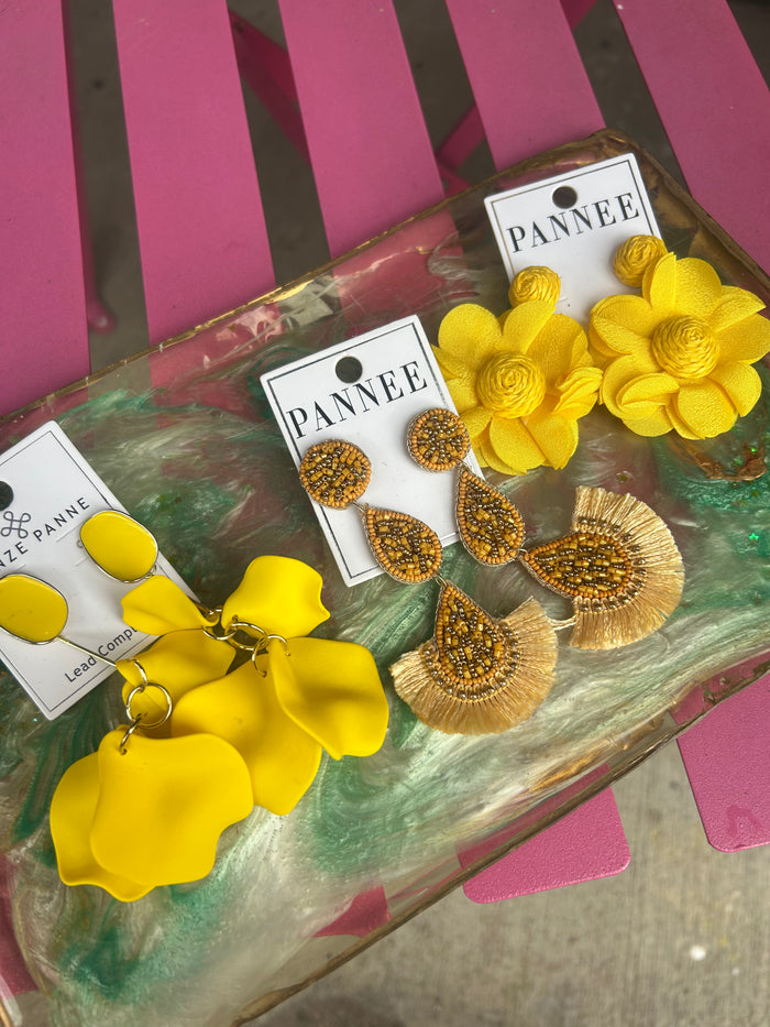 Yellow earrings (2 photos)