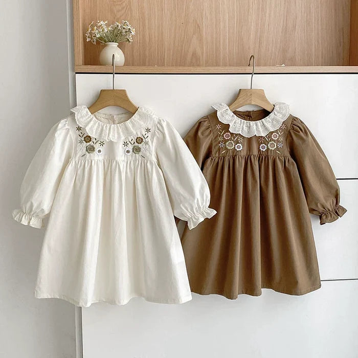 Arrival Autumn Girls Flowers Embroidery Pattern Long Sleeves Dress with Collar