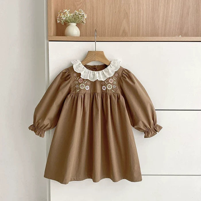 Arrival Autumn Girls Flowers Embroidery Pattern Long Sleeves Dress with Collar