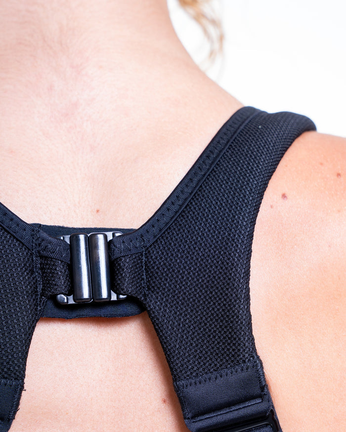 BETTHer Bra Antishock+ Black-Teal - dettaglio chiusura posteriore