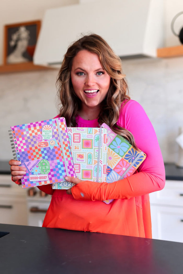 Busy Babe Agenda Book - Aug 2026/Dec 2027