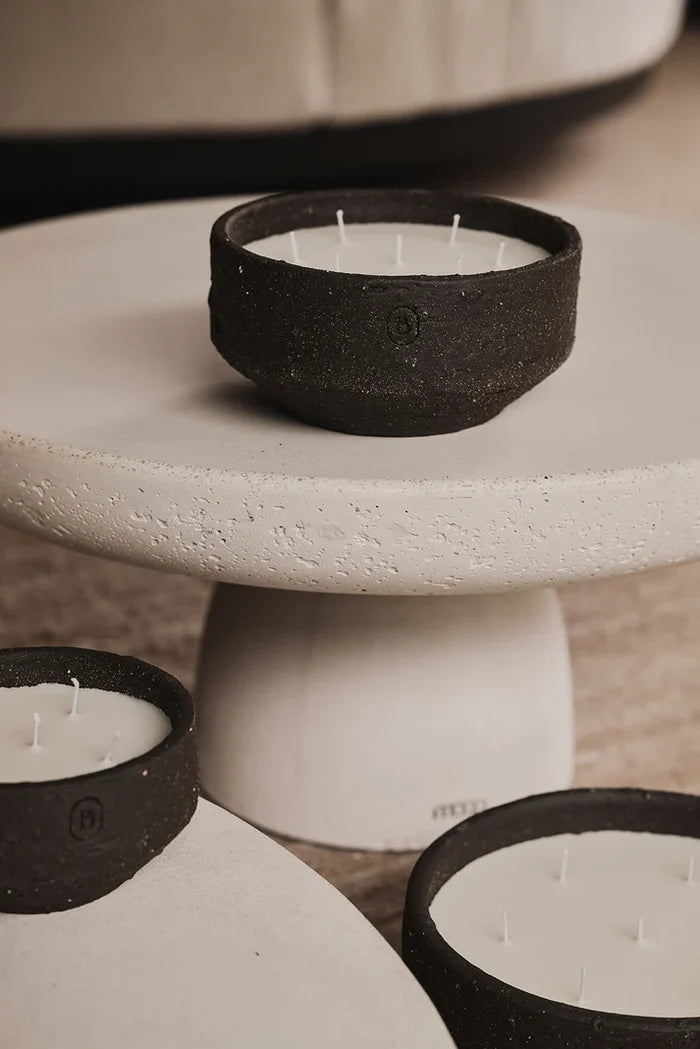 (CHARCOAL BLACK , BALI SEA , LARGE)THE BARRO SERIES - IINDOOR CANDLE - SCENTED