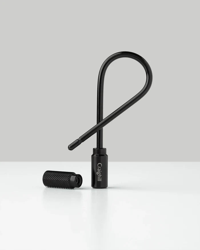 CLOSED HELIX KEYRING, CARBON BLACK
