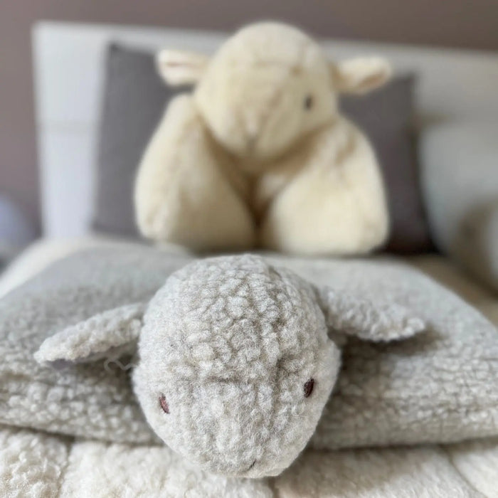 Coussin doudou mouton en laine vierge Sassoupi