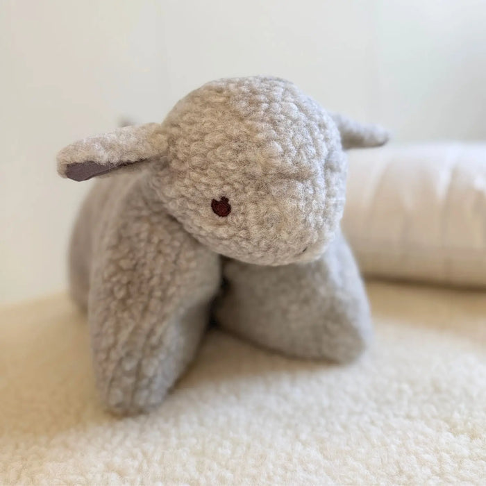 Coussin doudou mouton en laine vierge Sassoupi
