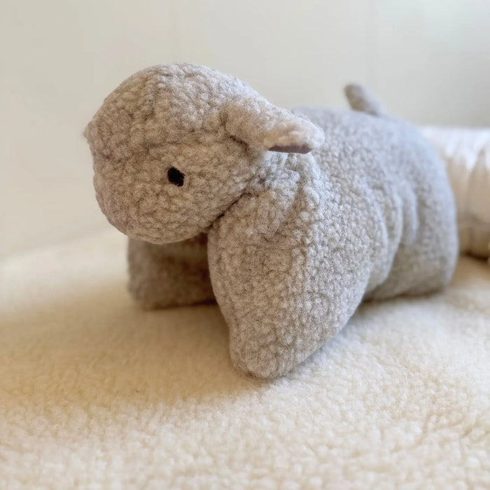 Coussin doudou mouton en laine vierge Sassoupi