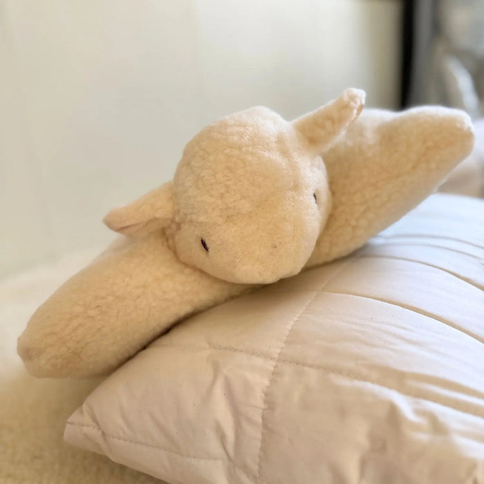 Coussin doudou mouton en laine vierge Sassoupi