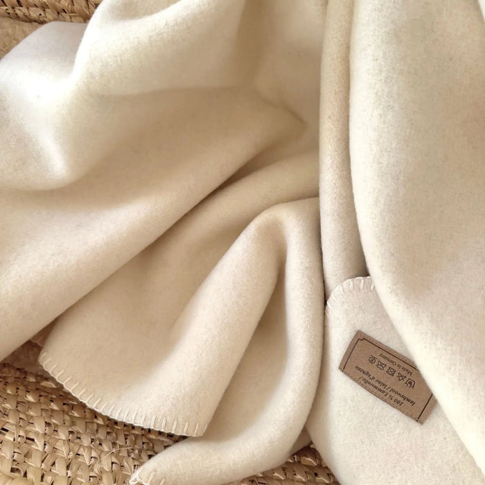 Couverture en laine d’agneau Caresse Sassoupi - Naturel