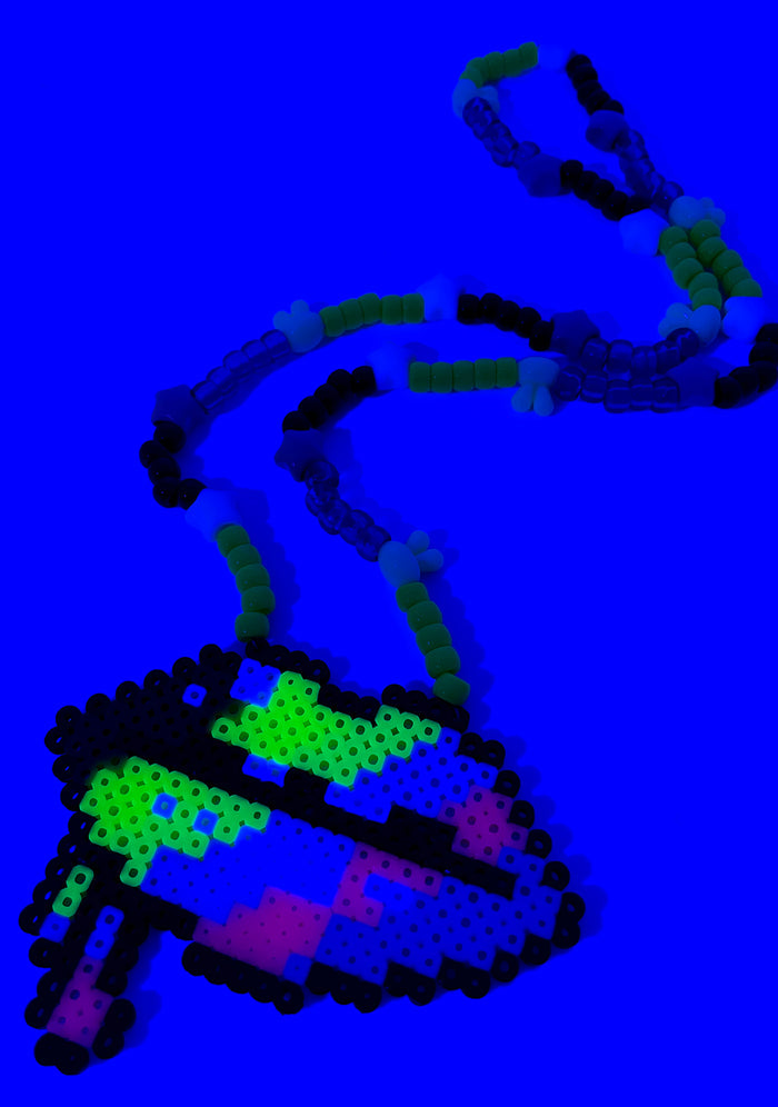 LASR Disko Kiss Lips Rave Kandi Necklace — product view