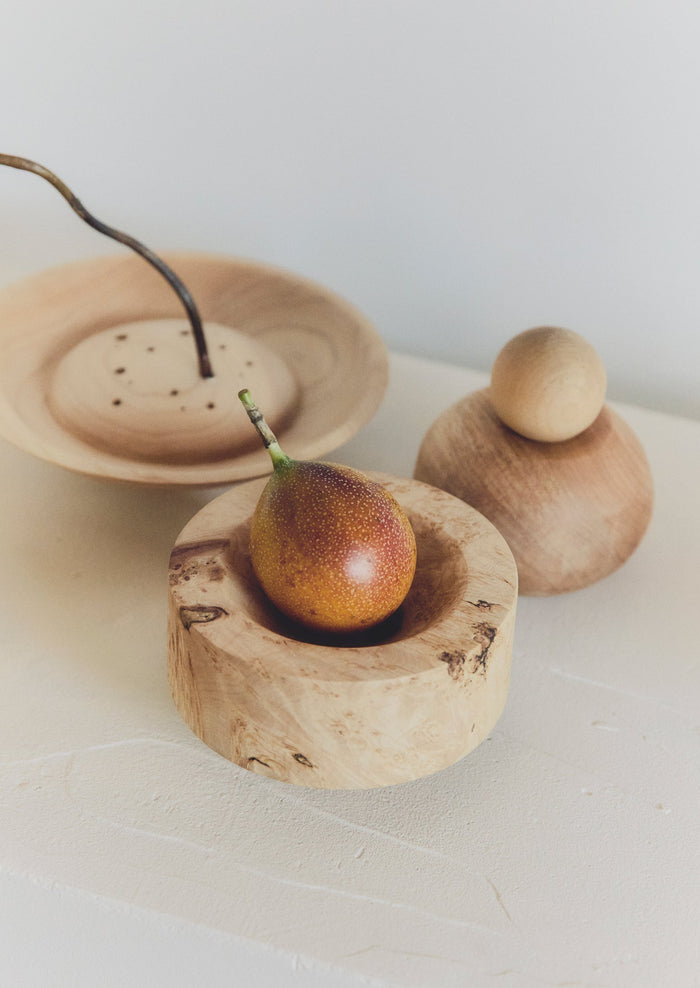 Elise McLauchlan Maple Rounded Pepper Mill | Natural