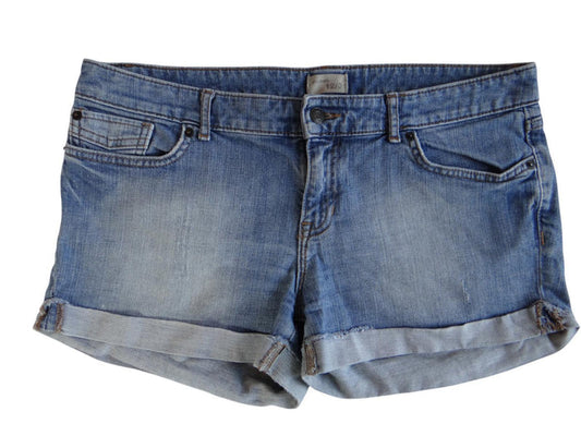 Gap Women's Light Blue Denim Shorts   Size 12/310