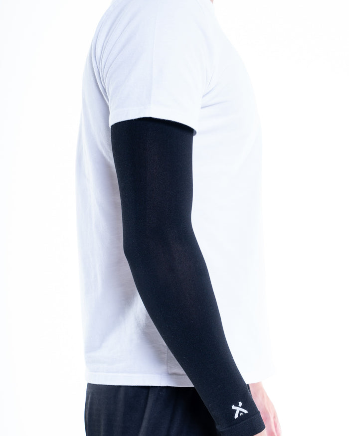 GEARXPro Arm Sleeve Compression Black indossato - vista laterale