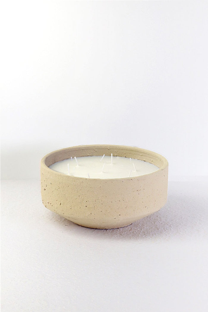 IVORY WHITE , SWEET WOOD, MEDIUM)THE BARRO SERIES - INDOOR CANDLE- SCENTED
