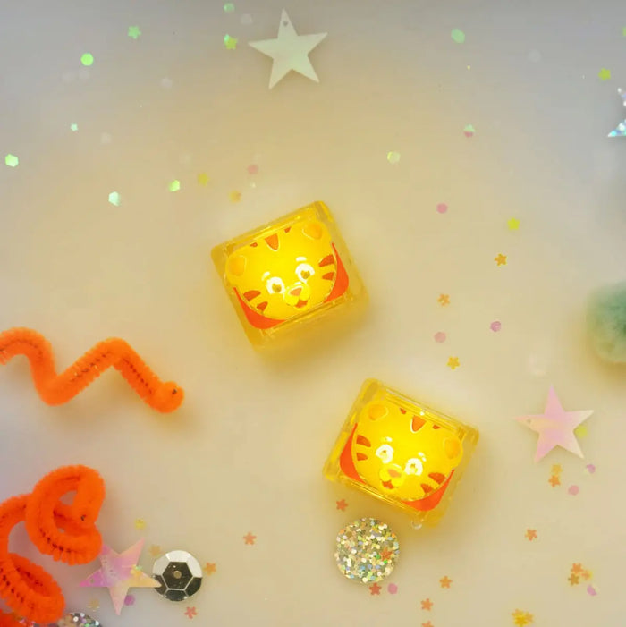 Jouets sensoriels lumineux pour le bain Glo Pals - Daniel - Lilinappy