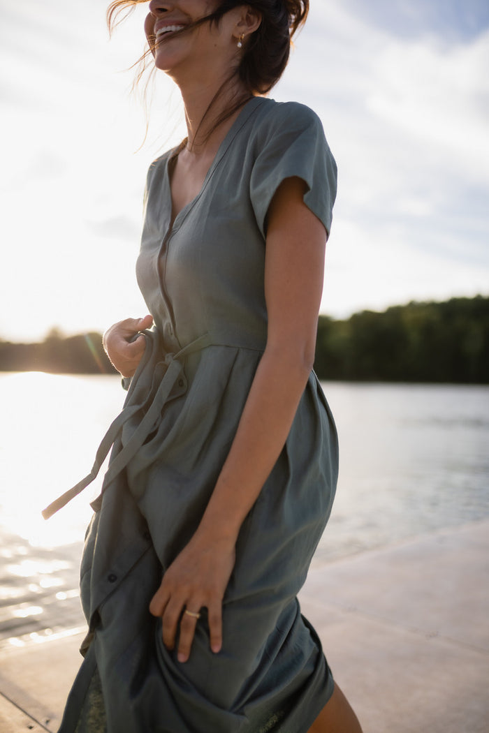 June Dress Short Sleeves in Sage Green Linen/Cotton