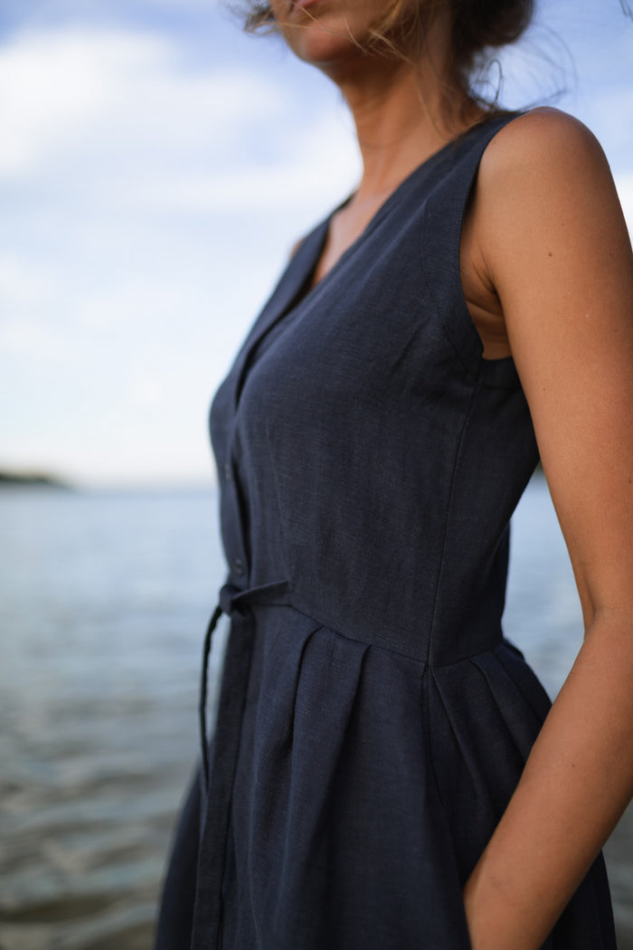 June Dress Sleeveless in Navy Linen - M Left