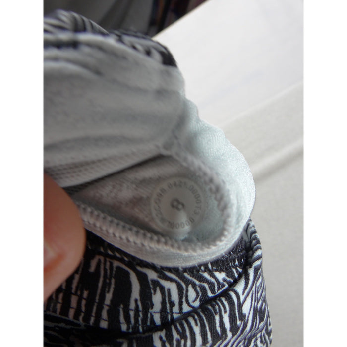 Lululemon Free To Be Serene High Neck Longline Bra Black White Geo Size 8 32812