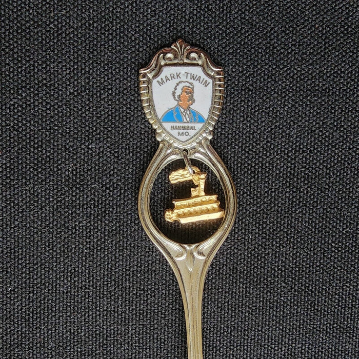 Mark Twain Hannibal Missouri Collectible Souvenir Spoon 4.5" Steam Boat Dangler