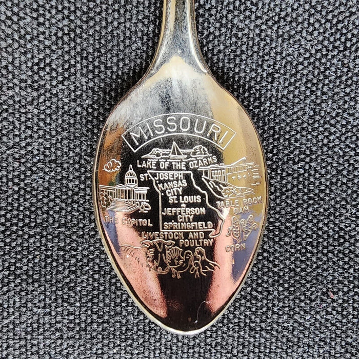 Mark Twain Hannibal Missouri Collectible Souvenir Spoon 4.5" Steam Boat Dangler