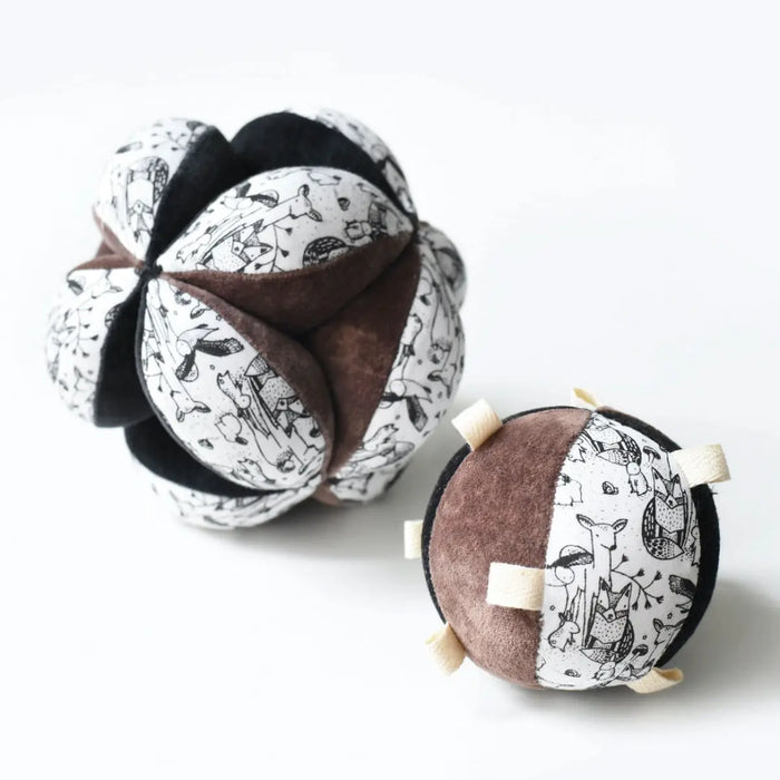 Petite balle sensorielle Wee Gallery - Woodland - Lilinappy