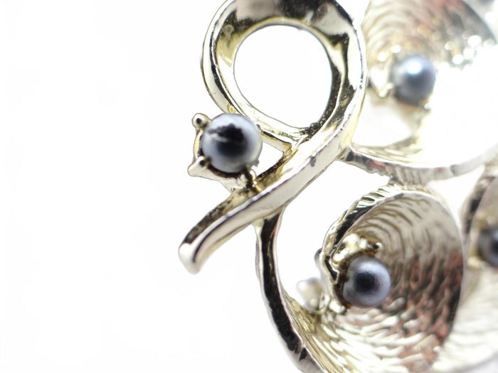 Silver Tone Brooch with Black Pearls1