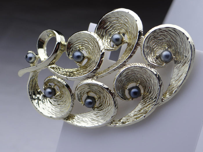 Silver Tone Brooch with Black Pearls5