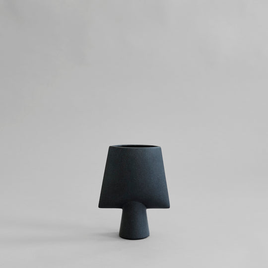 SPHERE VASE SQUARE, MINI - BLACK