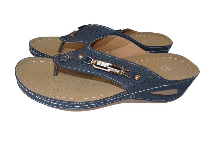 Stylish Women's Black Flip Flop Sandals with Decorative Buckle6