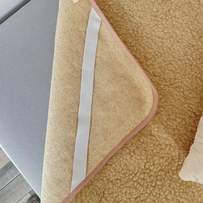 Surmatelas fin en laine vierge Sassoupi Beige - 60x130cm
