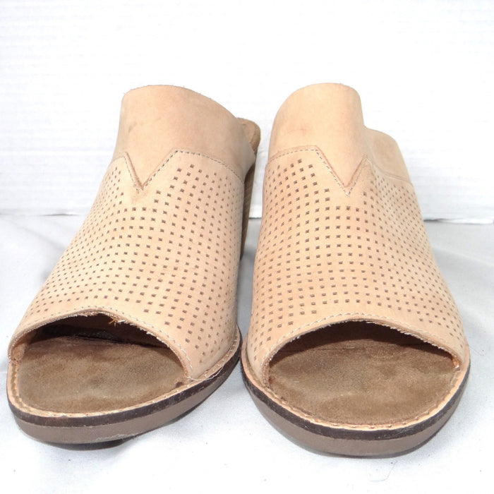 TOMS Majorca Perforated Suede Mules Sand Tan Block Heel Sandals Womens 7.53