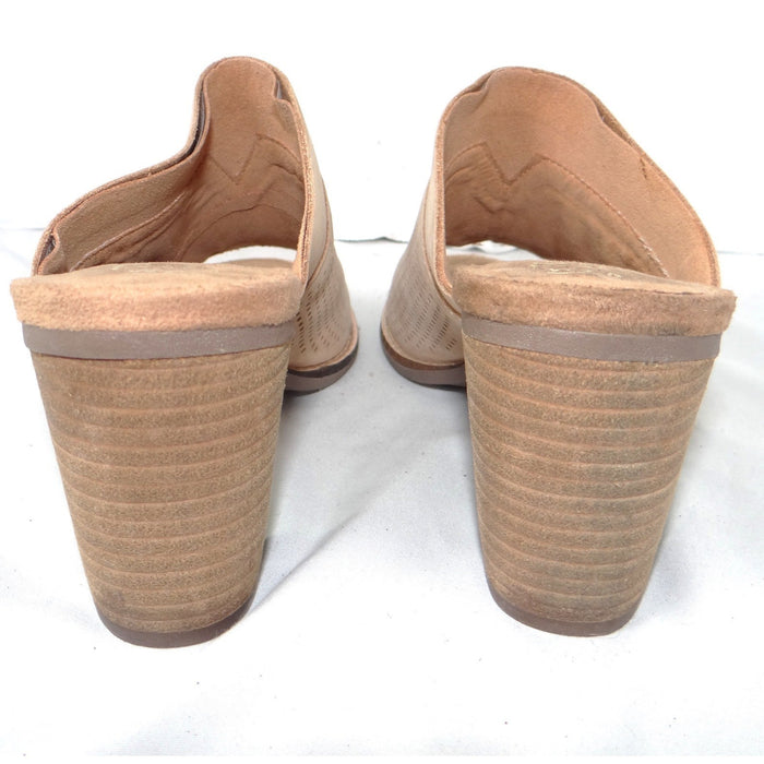 TOMS Majorca Perforated Suede Mules Sand Tan Block Heel Sandals Womens 7.54